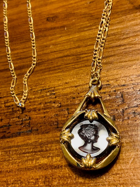 Hera's Goddess Pendulum