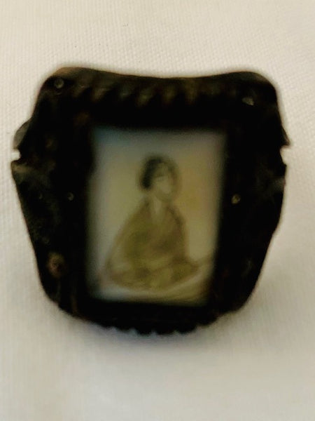 Pyramid of the Golden Geisha and Her Bone Relic Ring