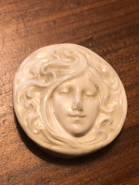 Prophetess of the Stars, Lady Head Medallion