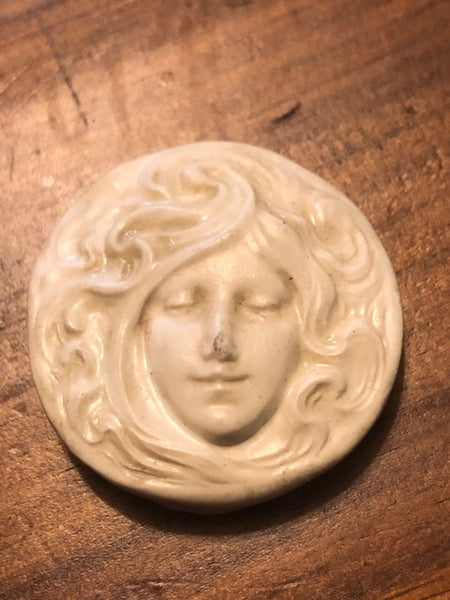 Prophetess of the Stars, Lady Head Medallion