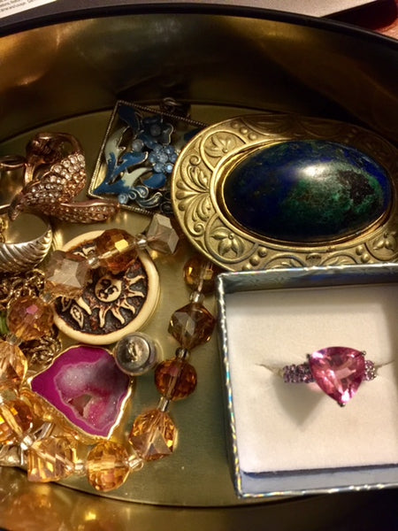 THE MYSTERIOUS BOX FROM PARIS, ALL YOUR NEEDS IN ONE BOX
