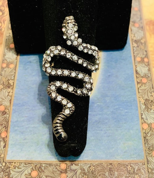 Serpentine Knowledge of the Tree