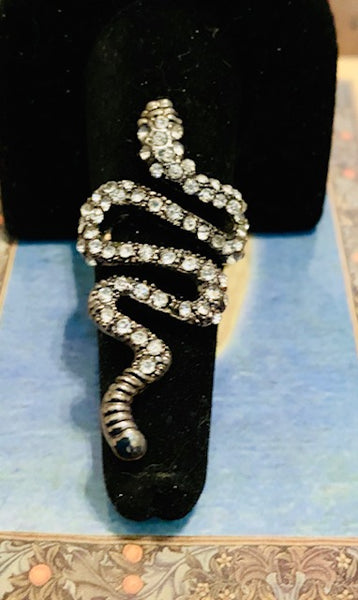 Serpentine Knowledge of the Tree