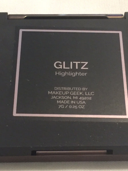 MAKEUP GEEK GLITZ HIGHLIGHTER COMPACT